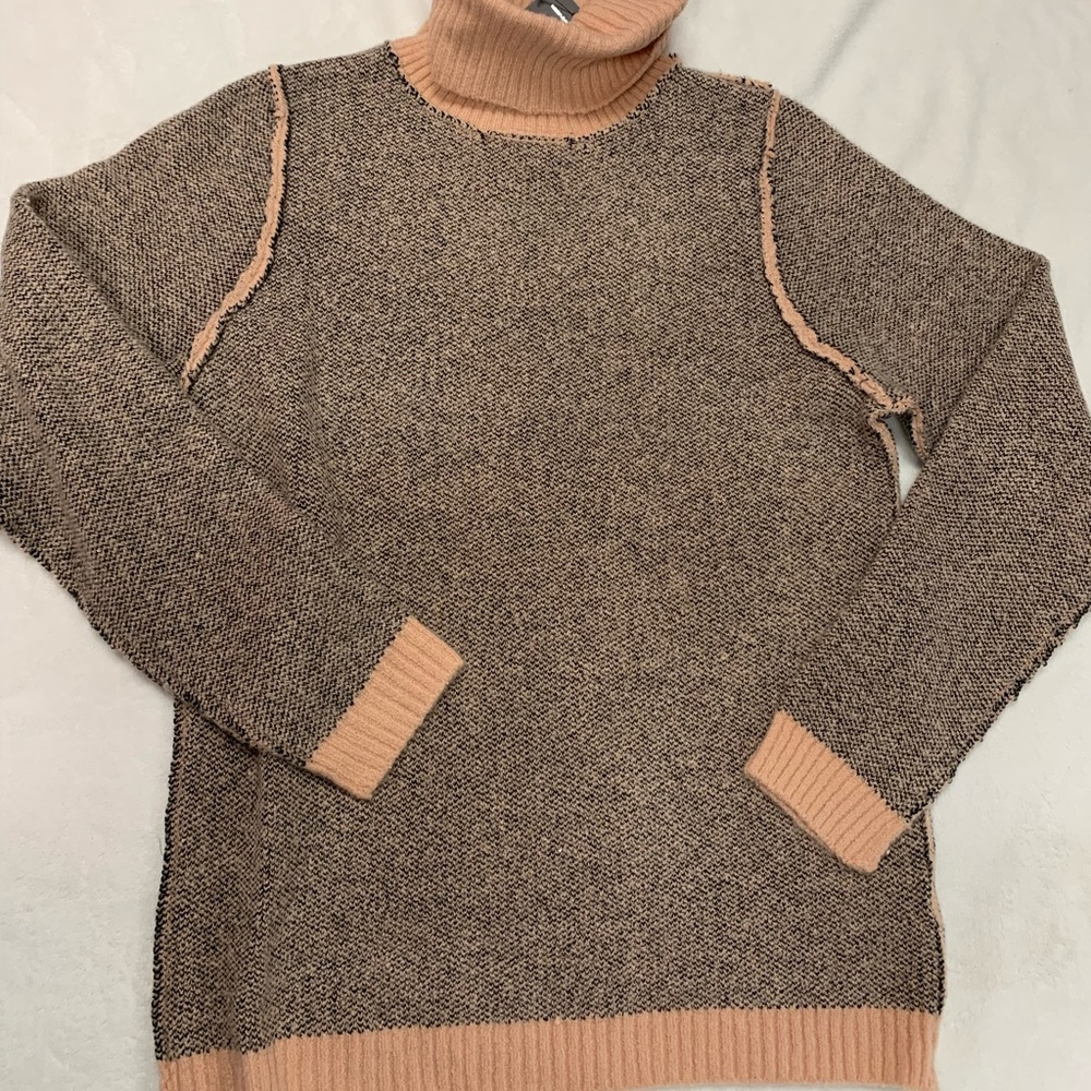 Brand new with tags orb life reversible sweater, light pink and grey medium